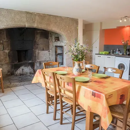 Holiday home Le Gevaudan, 6/7 Personnes Au Bacon Le Bacon