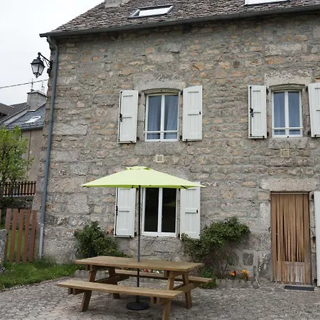 Le Gevaudan, 6/7 Personnes Au Bacon * Le Bacon